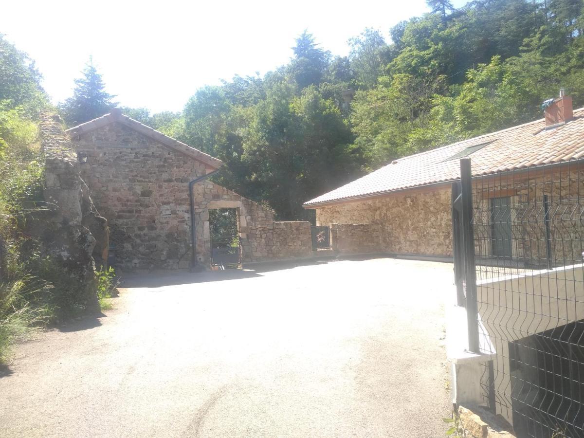 Gite Au Coeur Du Parc Naturel Regional Du Pilat Pelussin Exterior photo